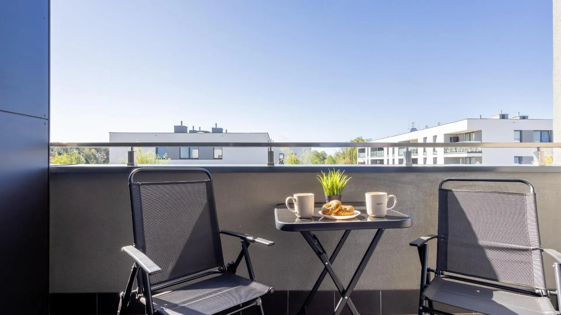 Comfortable Apartment With Parking By Noclegi Renters Warsaw
