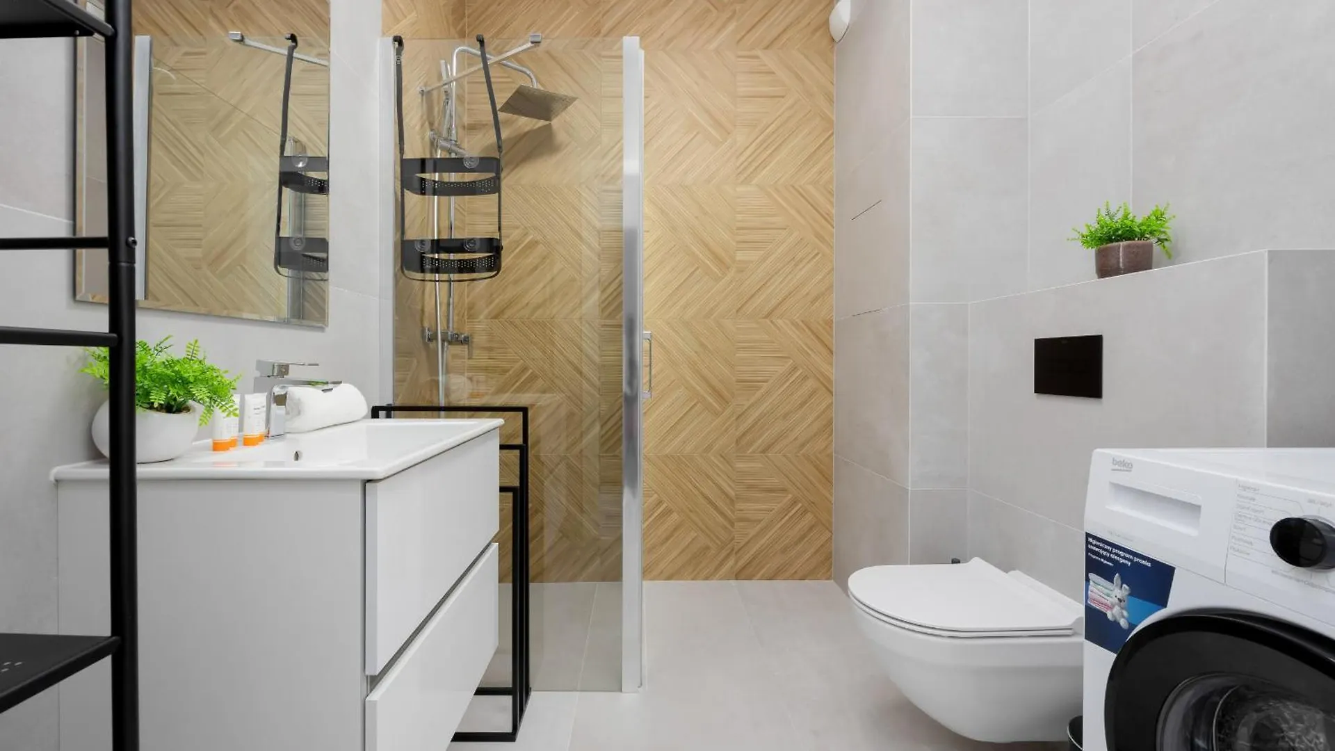 Comfortable Apartment With Parking By Noclegi Renters Warsaw