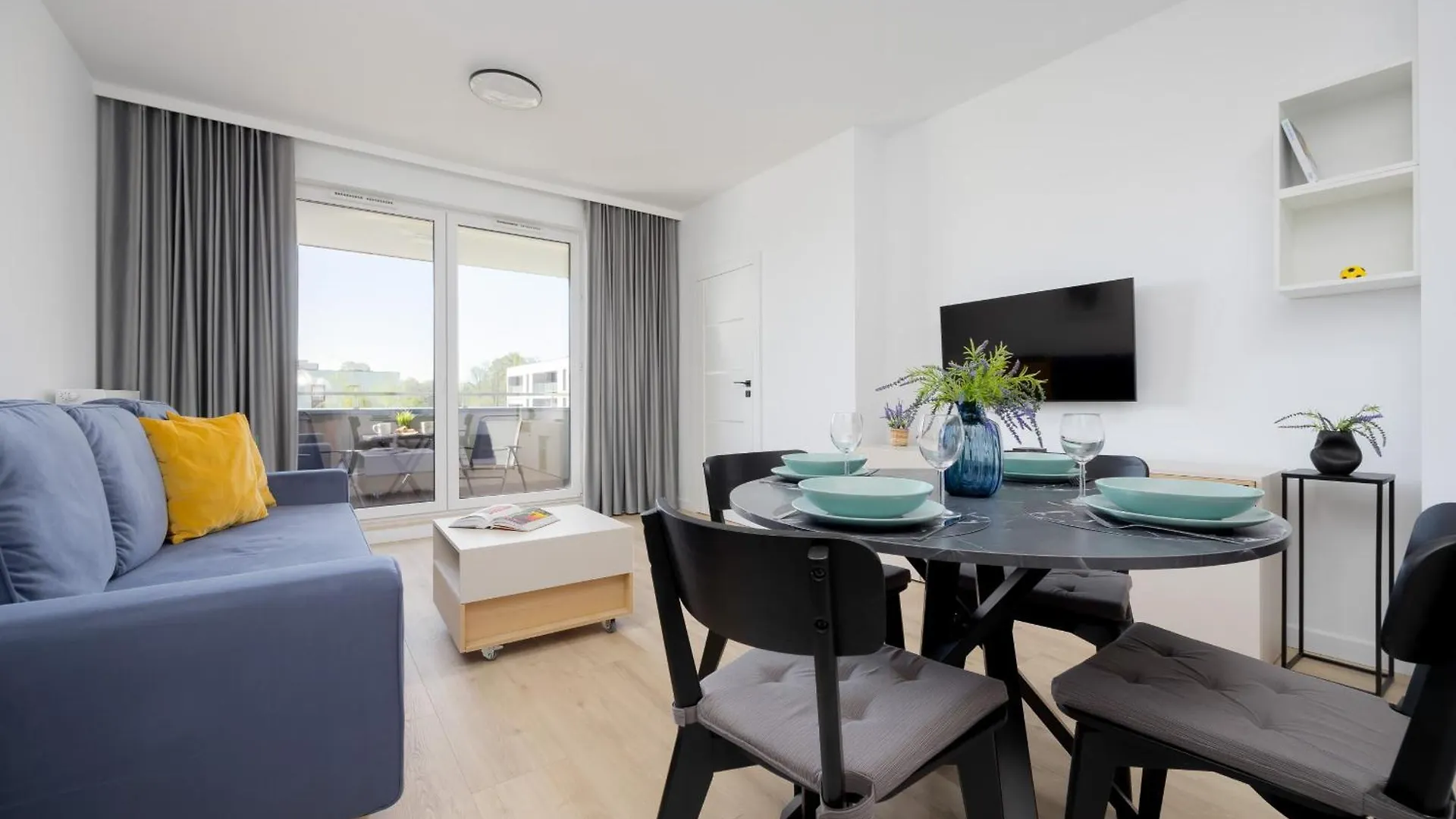 Comfortable Apartment With Parking By Noclegi Renters contacts